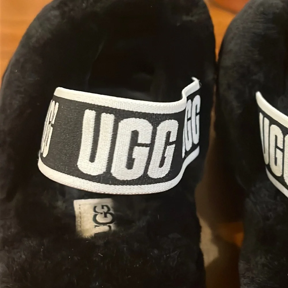 Ugg Australia Oh Yeah Sandals Slides Shoes black new Women’s size 7